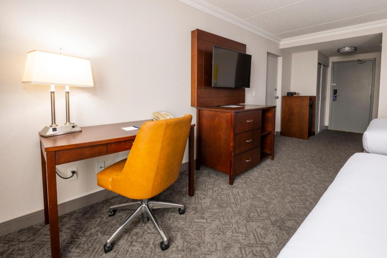 Comfort Inn & Conference Centre Toronto Airport photo