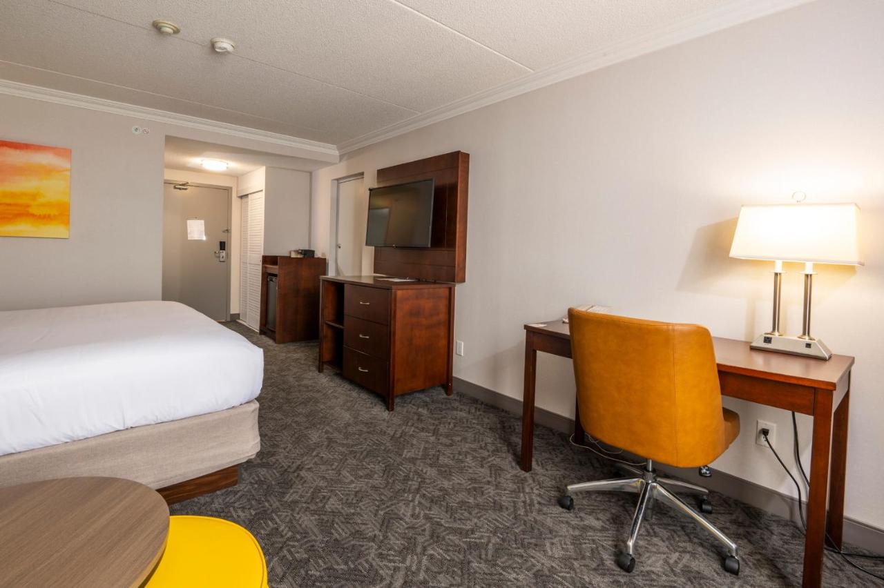 Comfort Inn & Conference Centre Toronto Airport photo