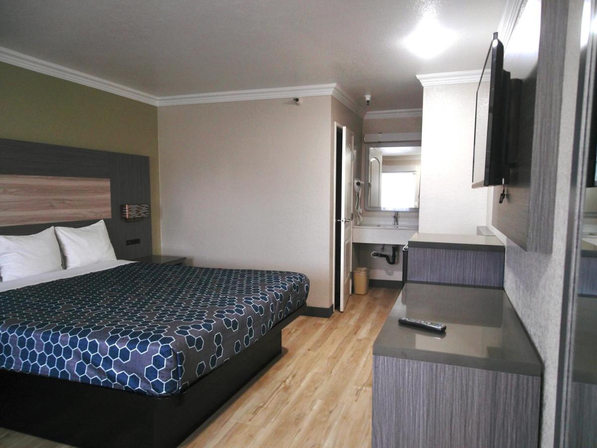 Americas Best Value Inn-Rialto — photo 10