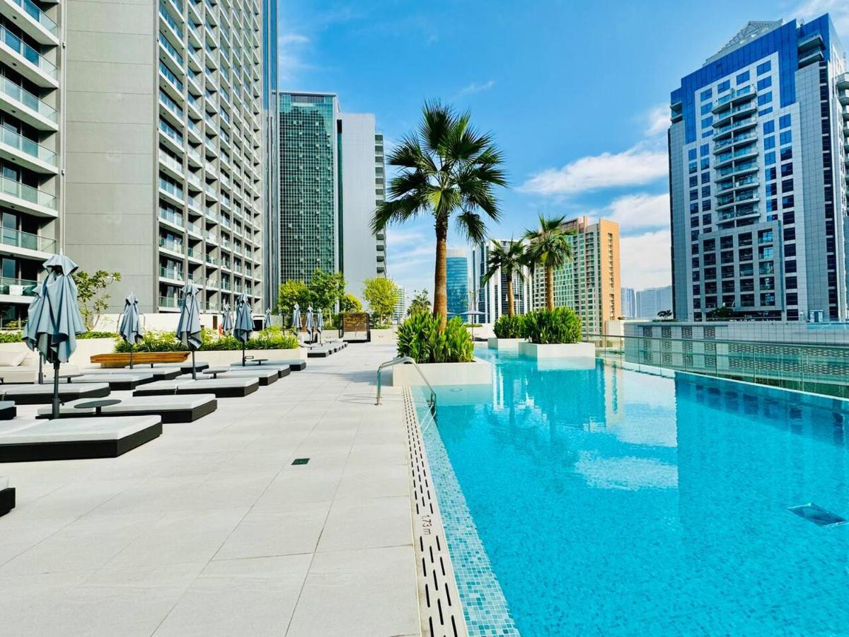 Chic Studio with Burj Views at Sterling by Omniyat - 4