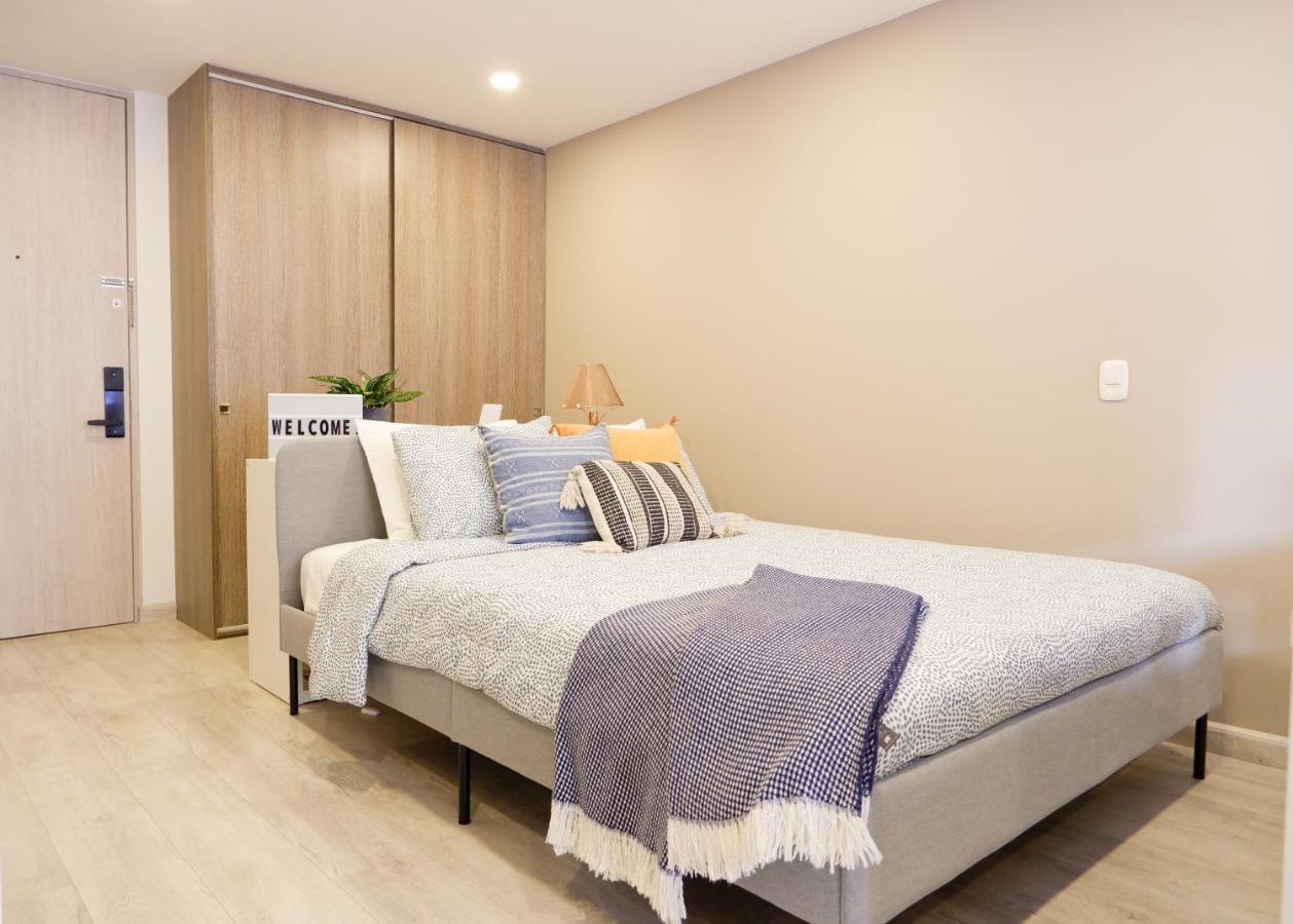 The Petit Flat - Bright & stylish studio apartment near Unicentro