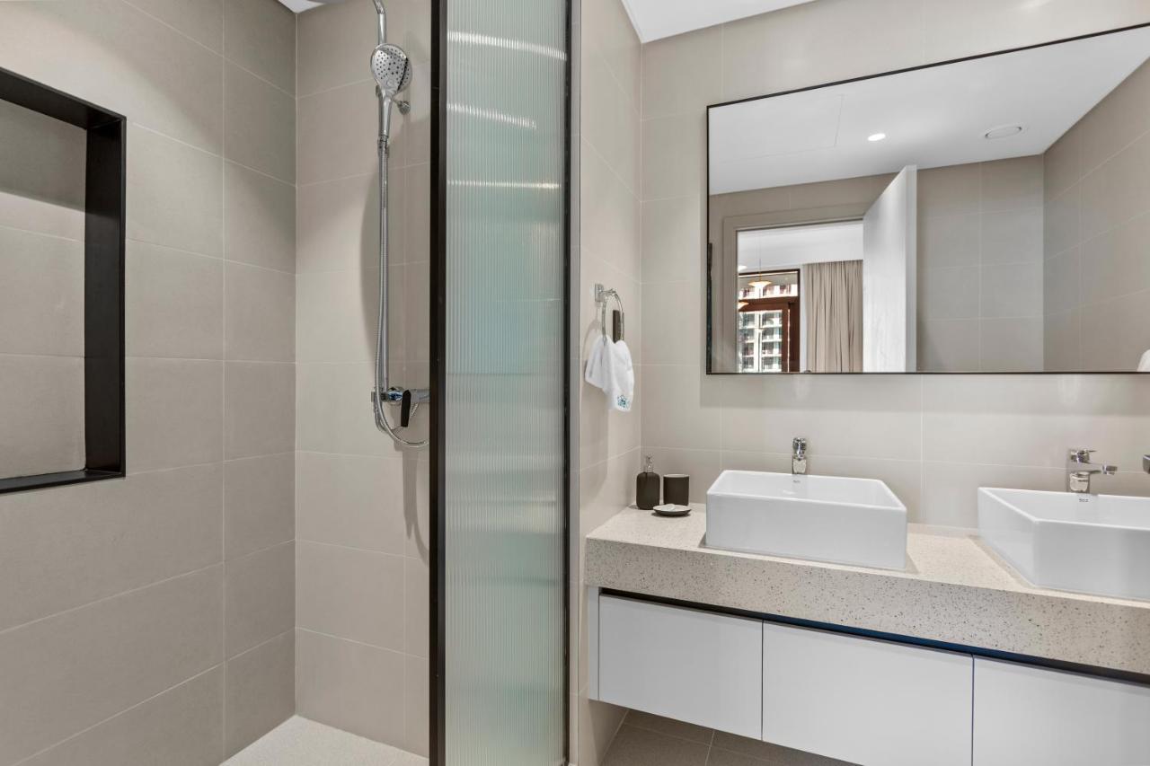 Luxurious Living in the heart of Emaar Beachfront - 3