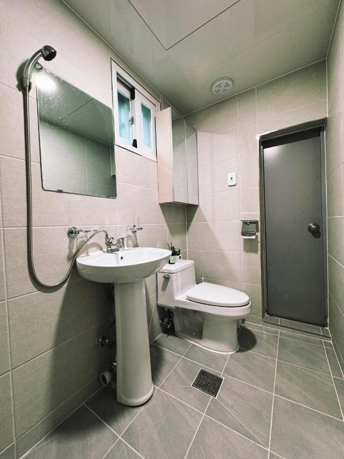 Digital media city 1 stop from Hongdae - 3