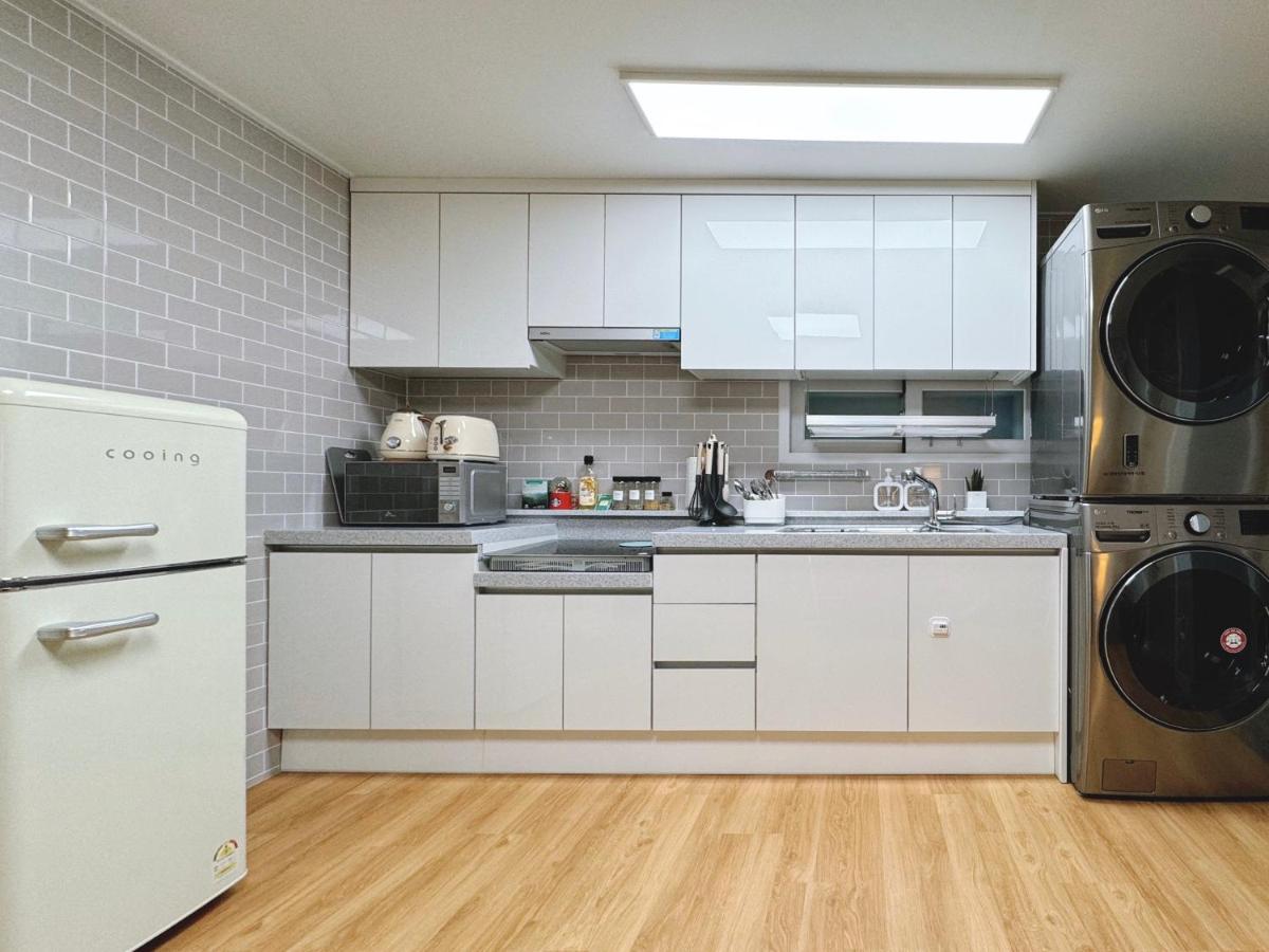 Digital media city 1 stop from Hongdae - 4