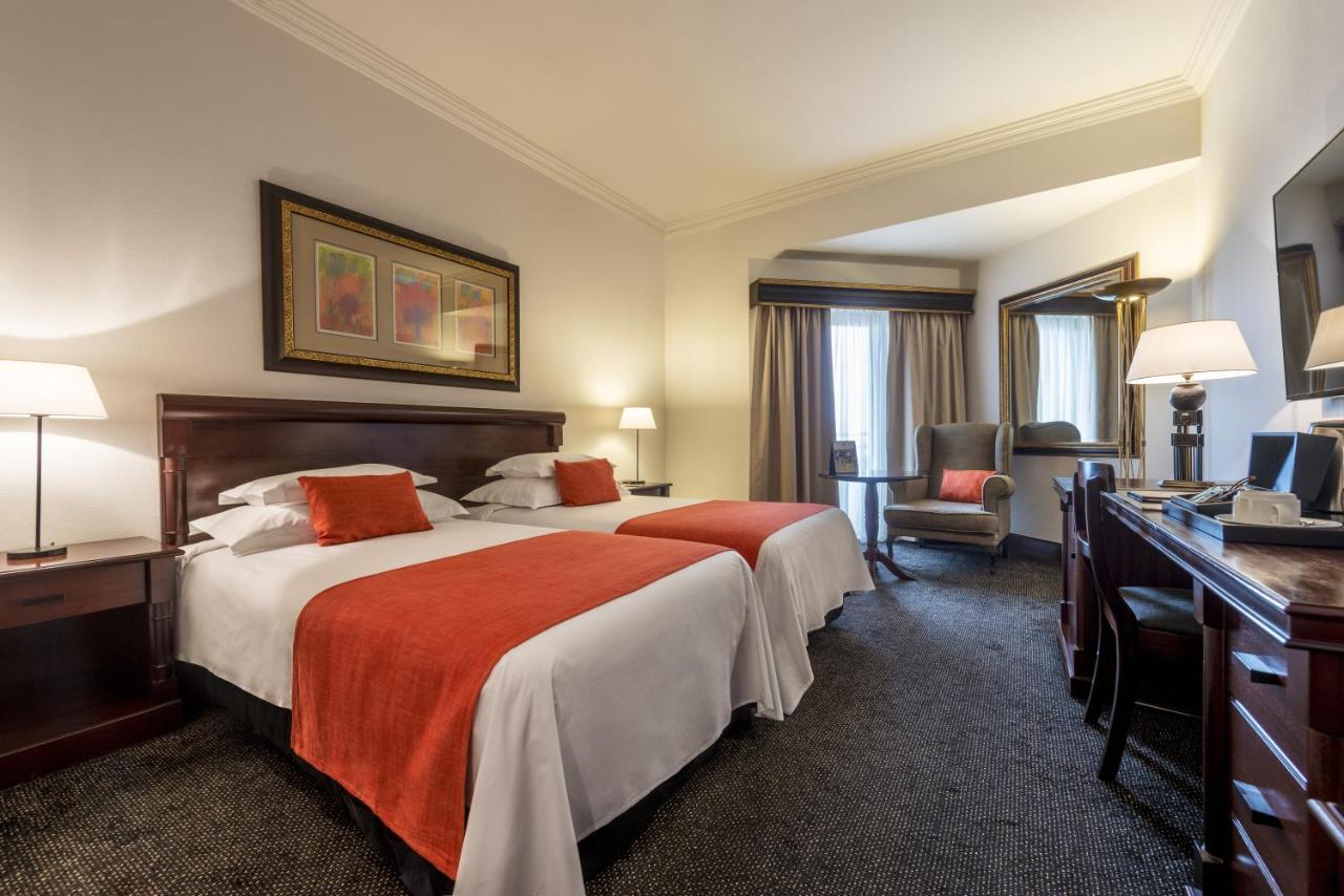 Hotel Alvalade photo