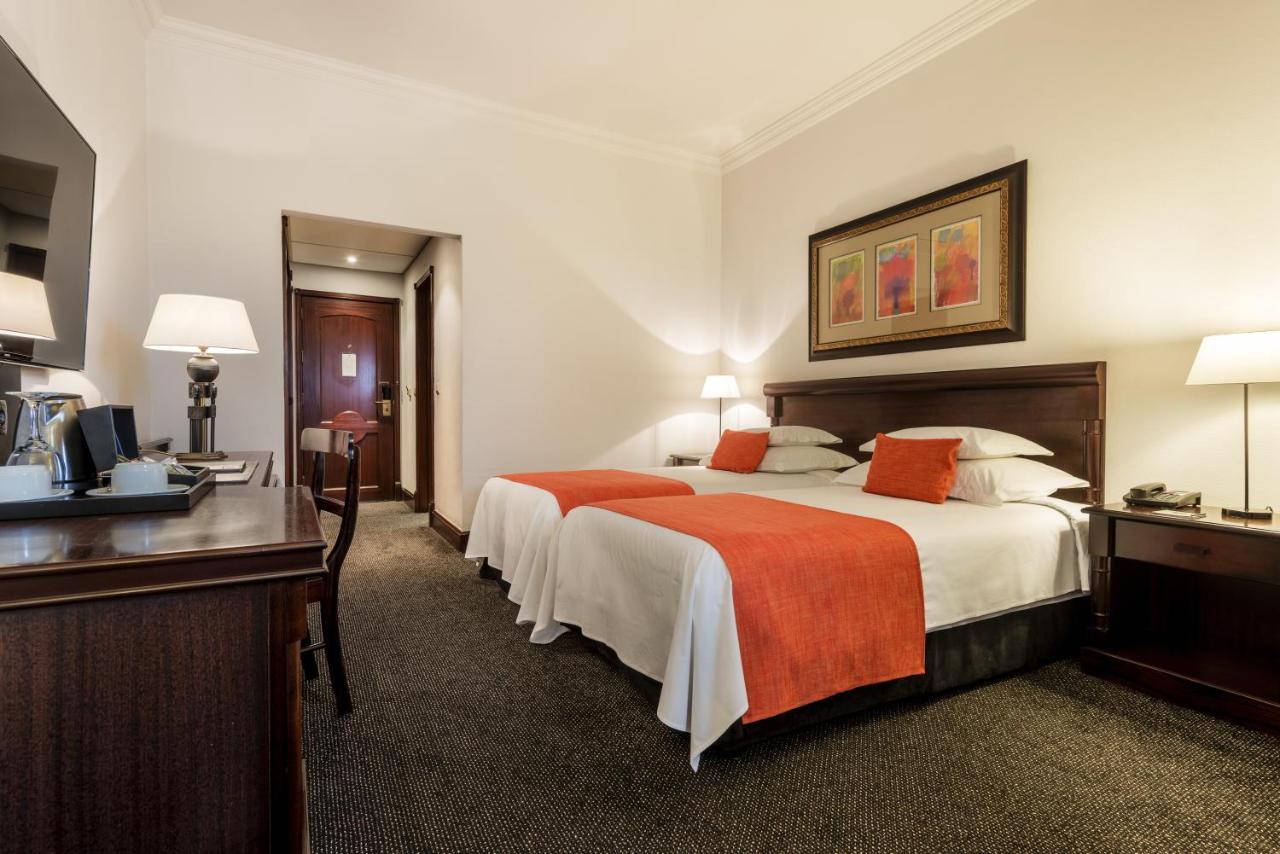 Hotel Alvalade photo