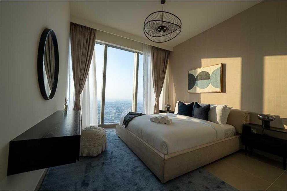 Oraya - Chic 2BR Apt in Downtown Dubai With City Views - 2
