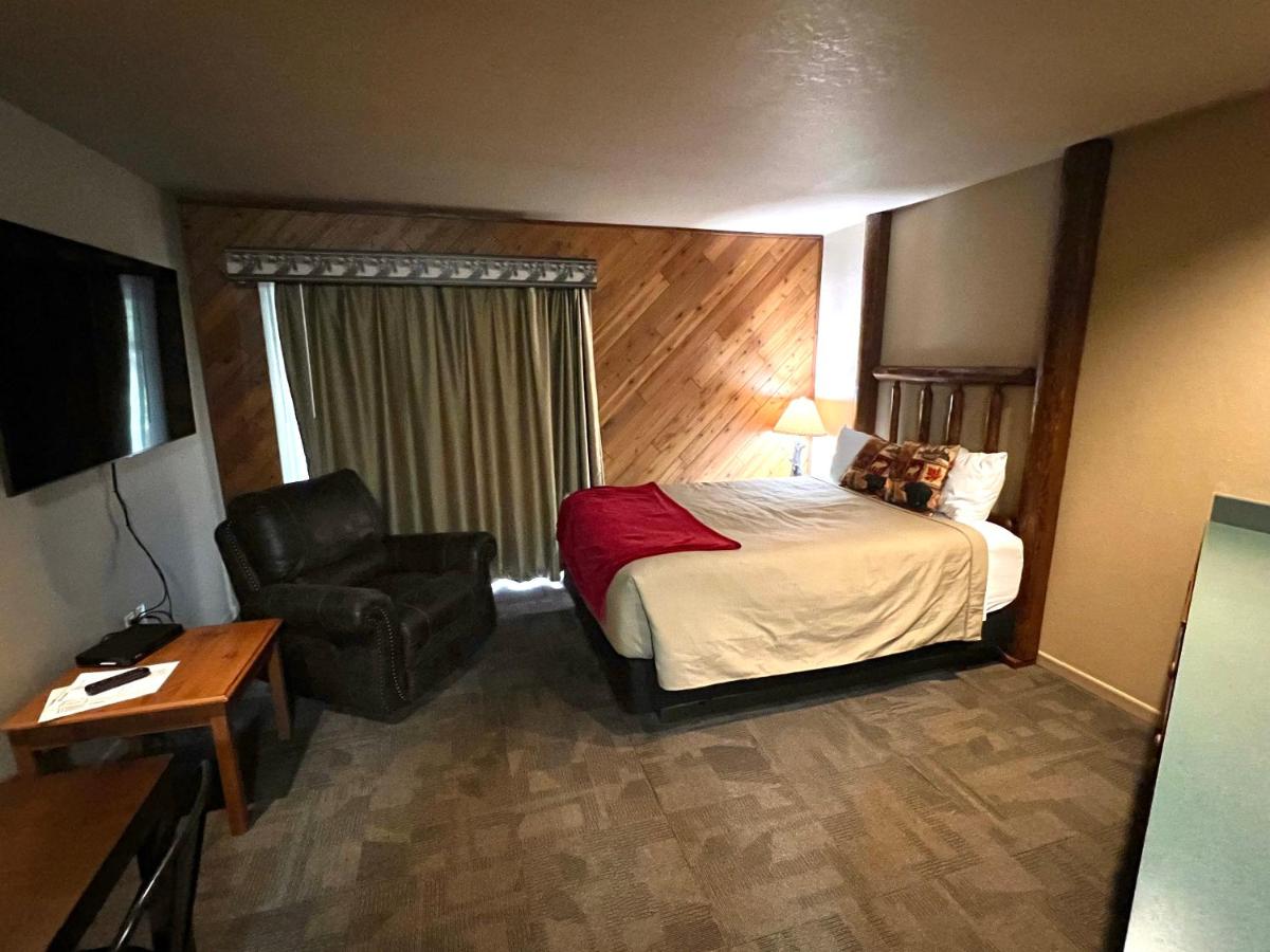 Whitetail Lodge — photo 9