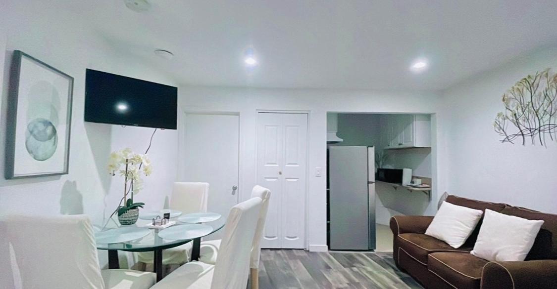 Lovely Sherman Oaks Studio - 4