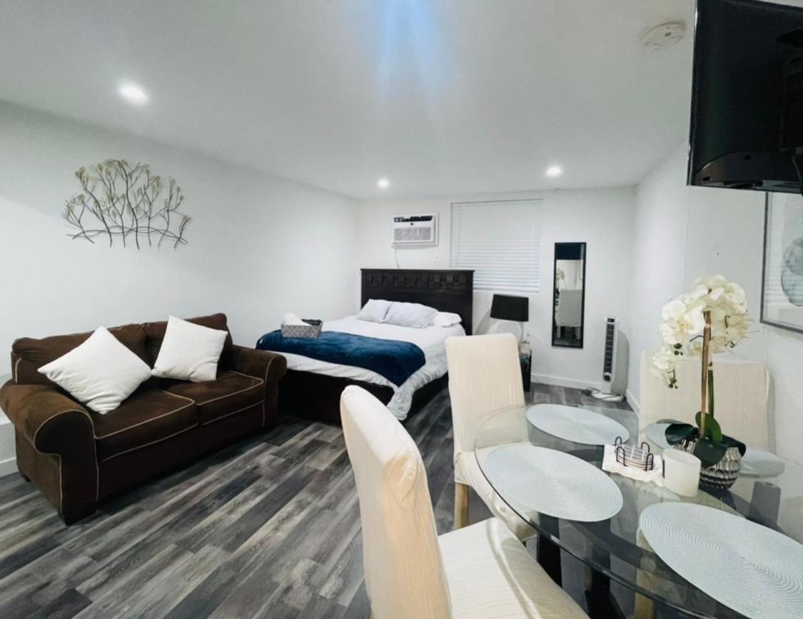 Lovely Sherman Oaks Studio - 5