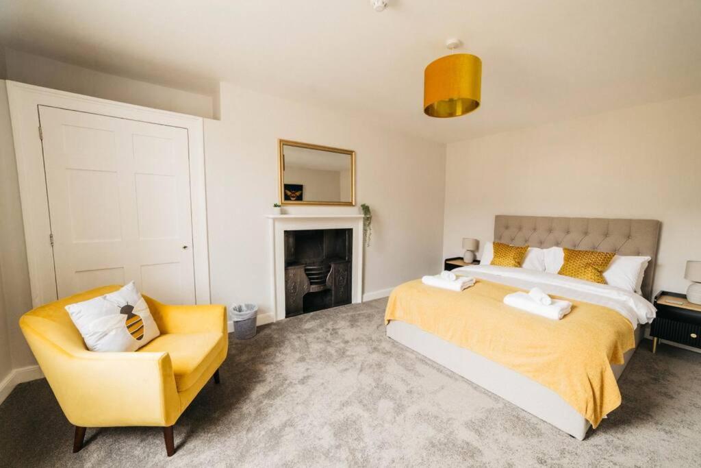 Central 4-bed House, 10 min Walk to Sights - 2