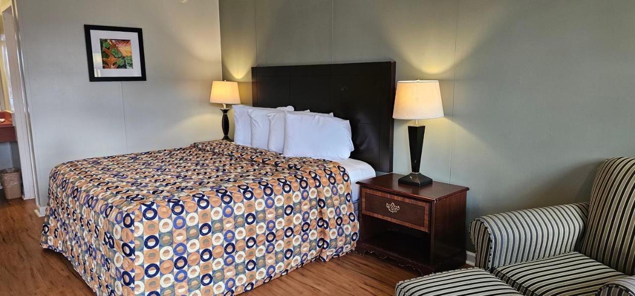 Astoria Hotel Danville West — photo 13
