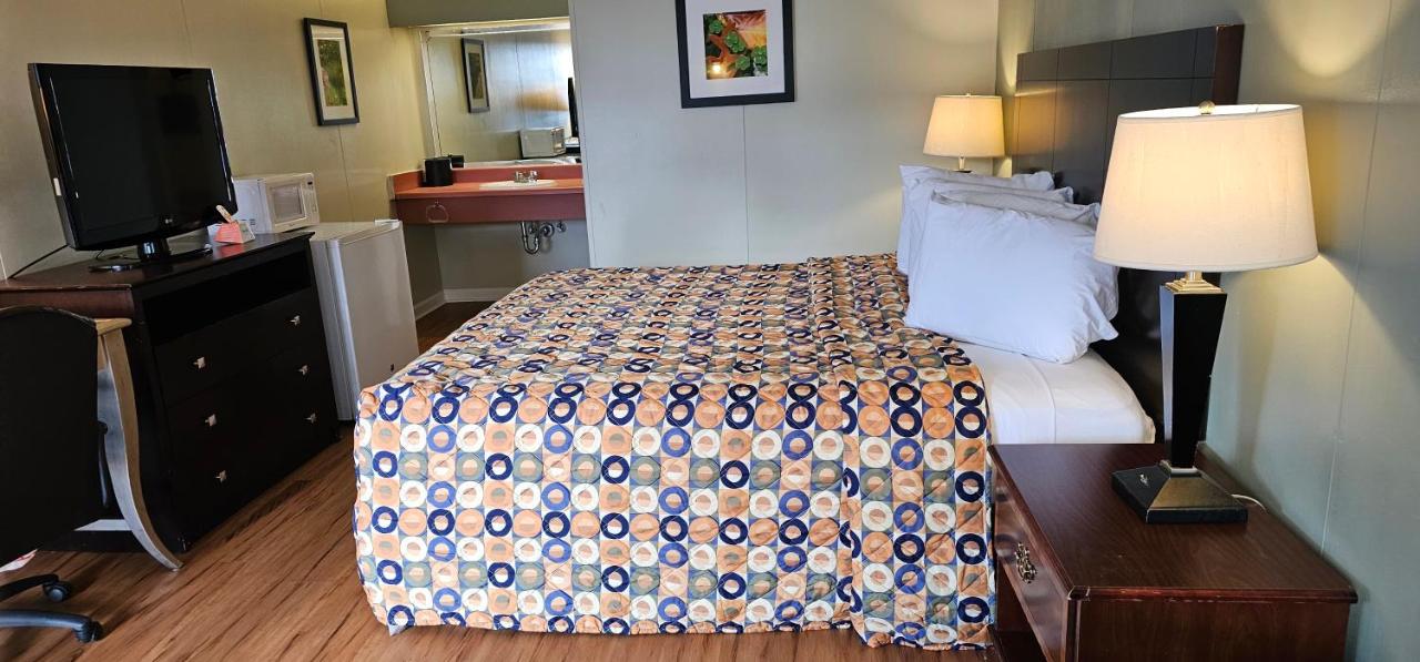Astoria Hotel Danville West — photo 14