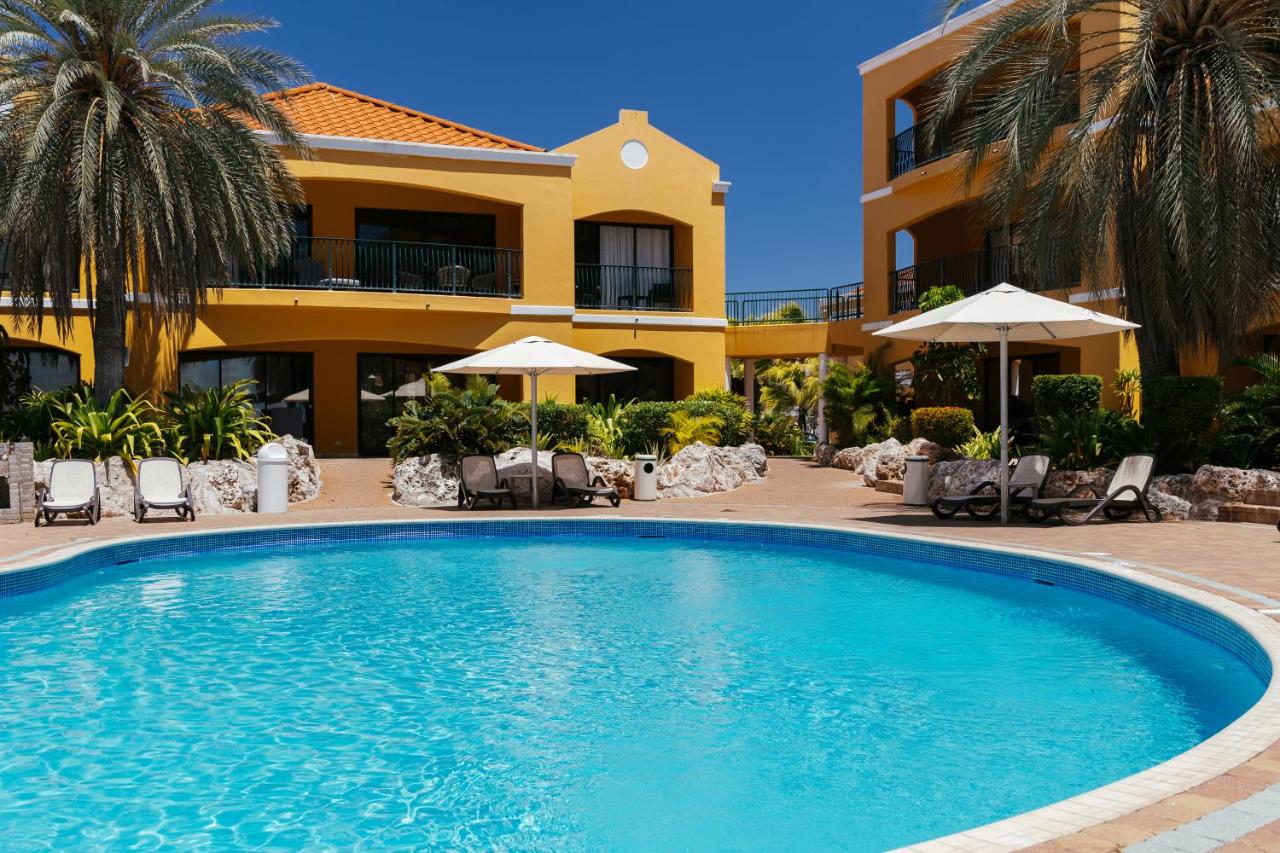 The Royal Sea Aquarium Resort photo