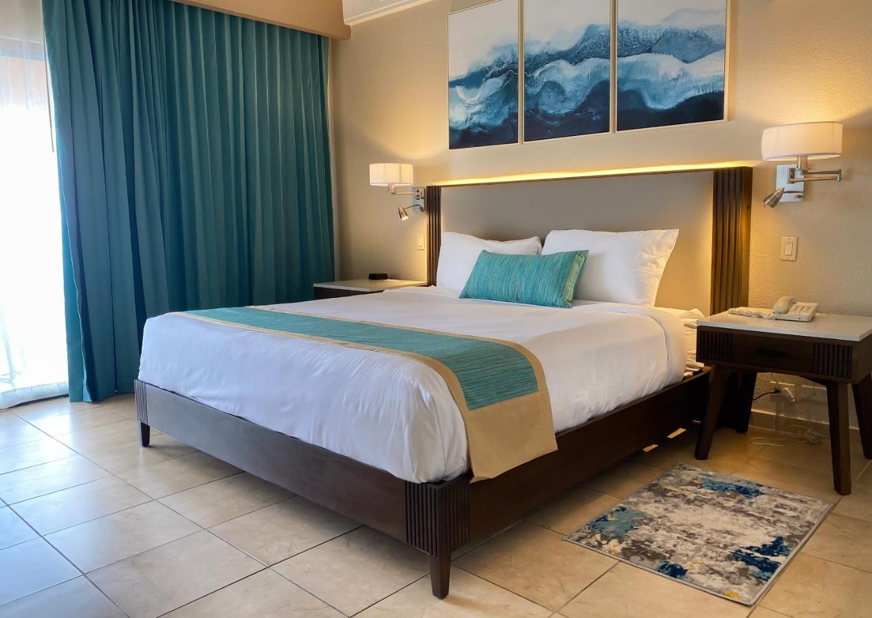 The Royal Sea Aquarium Resort photo