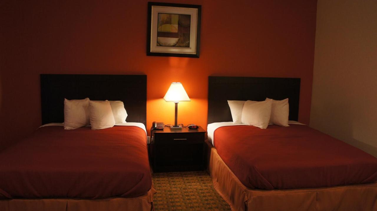 Lux Inn & Suites — photo 15
