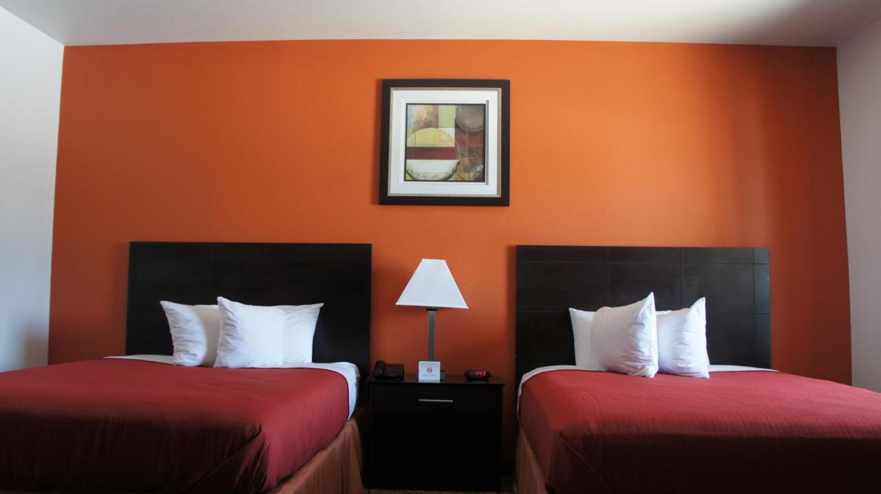 Lux Inn & Suites — photo 18