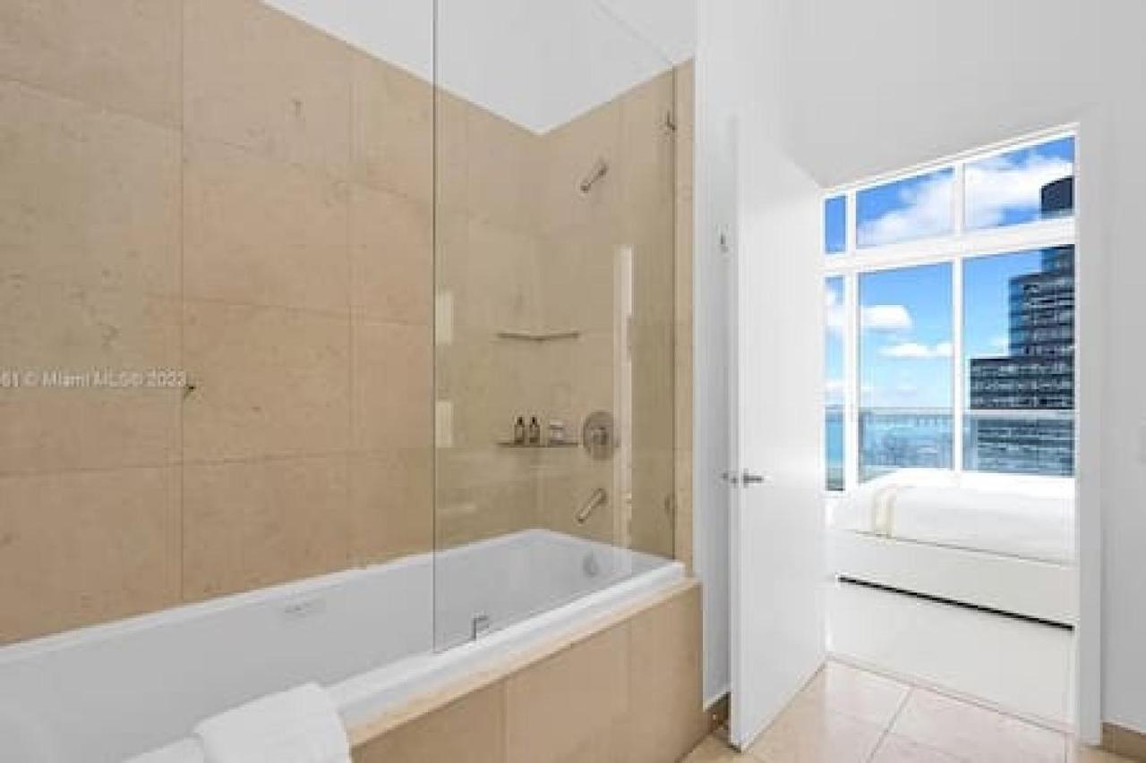 28th Floor Icon Brickell Penthouse with City Views - 3