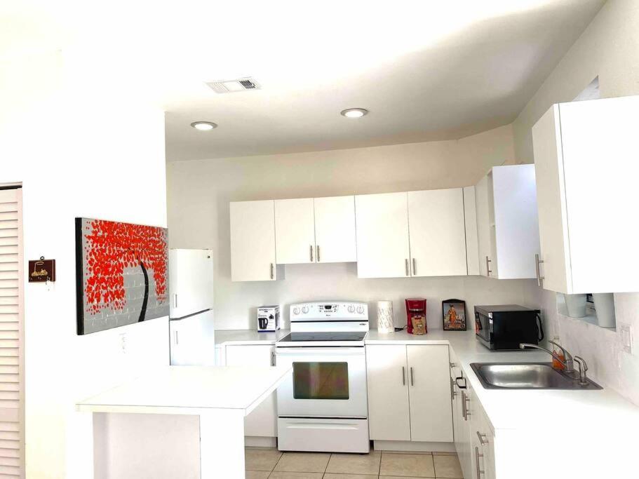 ZION Miami Design District 2 Bedroom amongst the trees! - 2