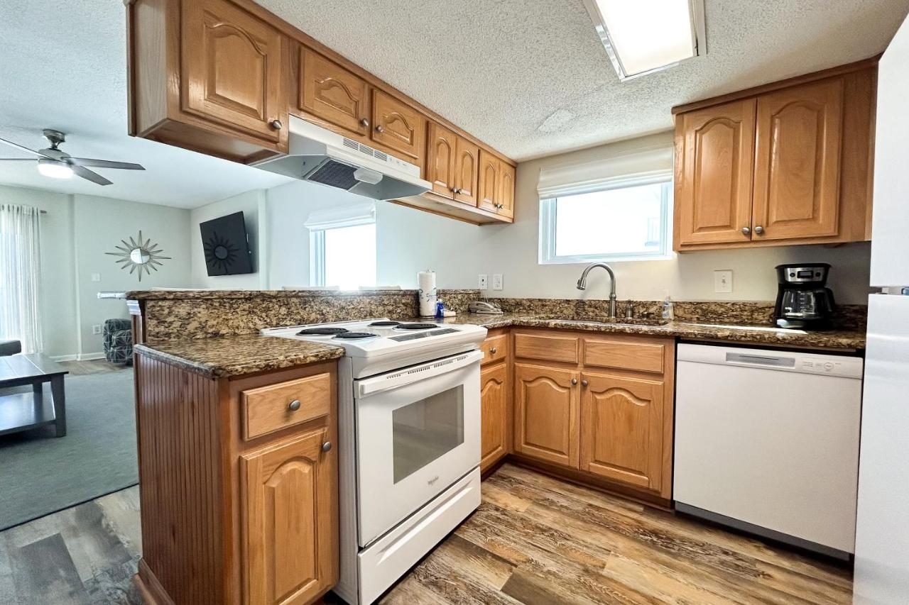 West Wind Condos — photo 15