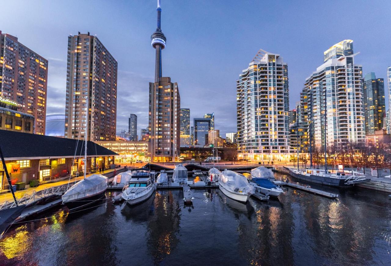 InterContinental Toronto Centre, an IHG Hotel photo