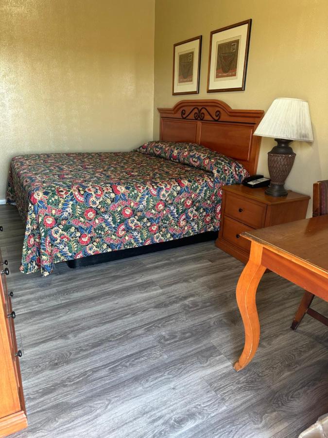 Economy Inn — photo 10