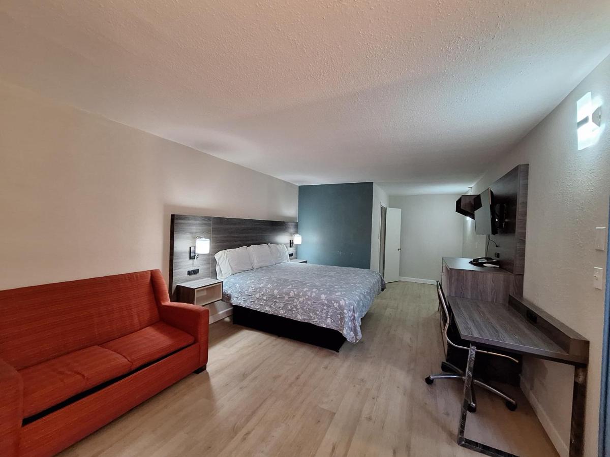 Budget Inn — photo 13