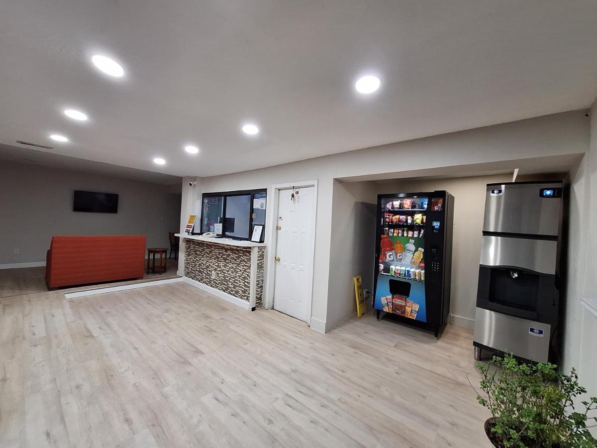 Budget Inn — photo 4