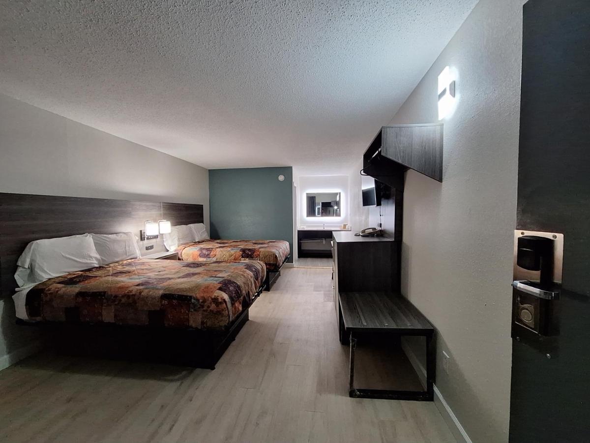 Budget Inn — photo 12