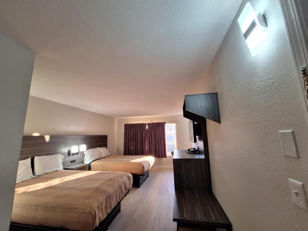 Budget Inn — photo 11