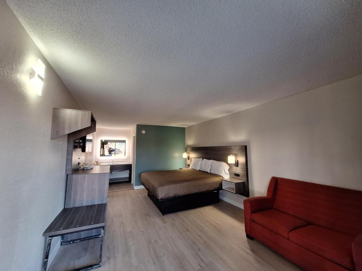 Budget Inn — photo 7