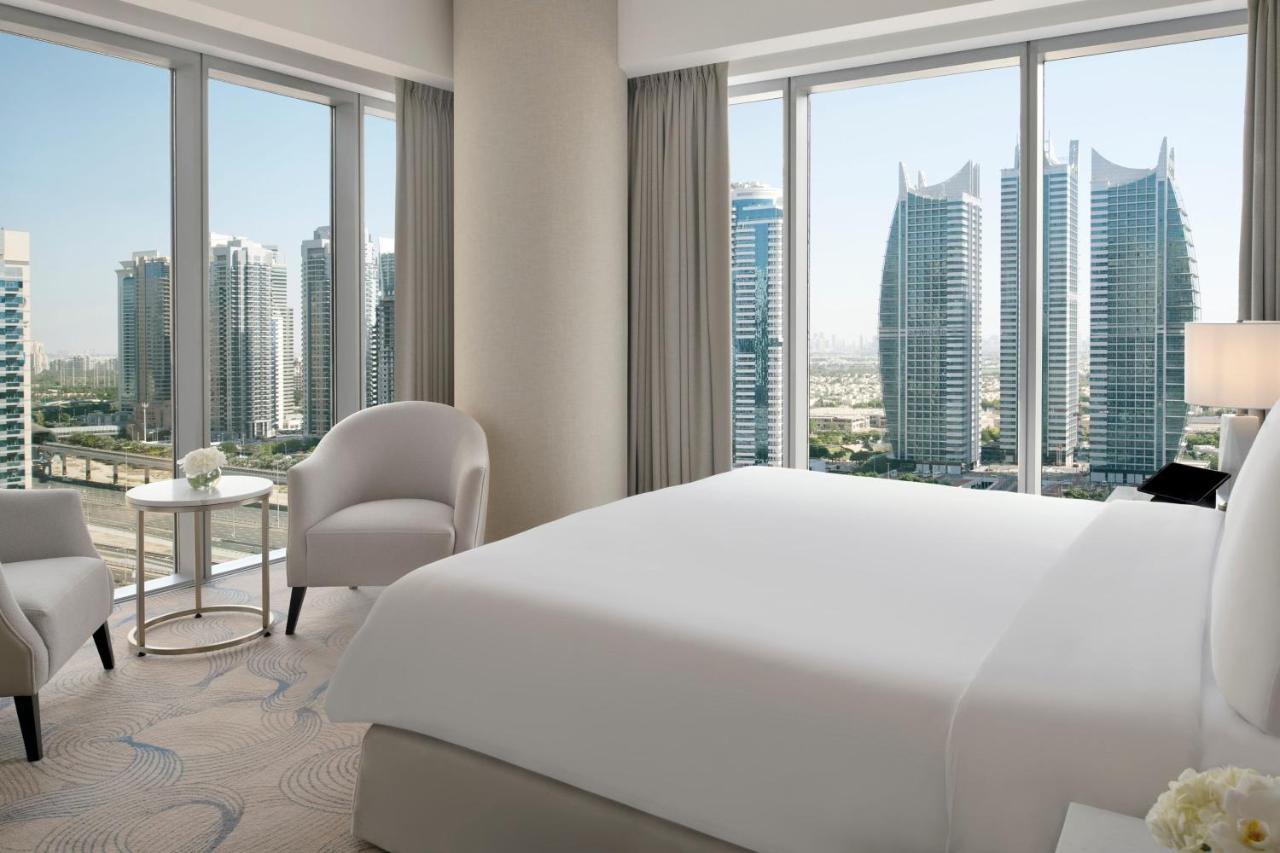 JW Marriott Hotel Marina photo