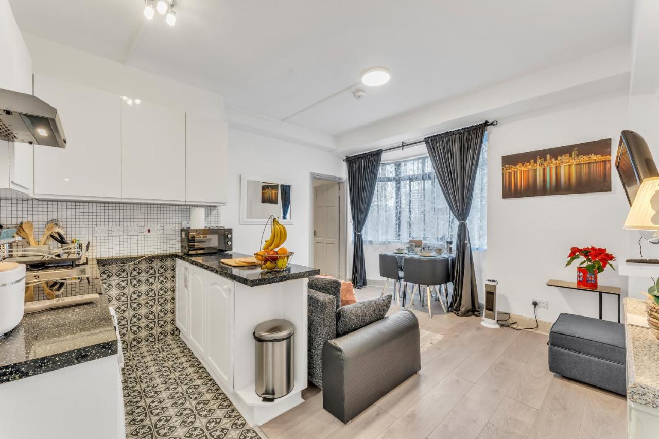 Central London, near Marble Arch, Oxford Street, Mayfair, One Bedroom Apartment - 4