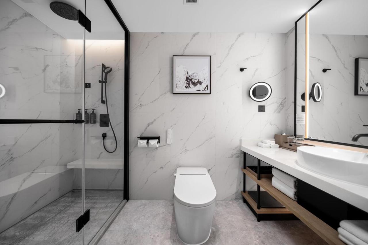 Sheraton Chengdu Lido Hotel photo