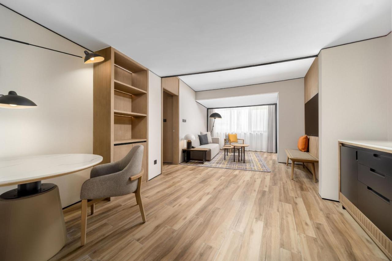 Sheraton Chengdu Lido Hotel photo