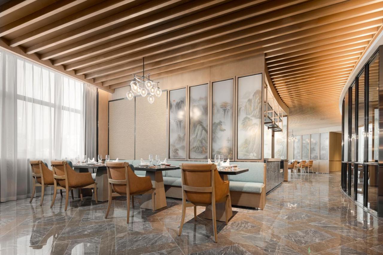 Sheraton Chengdu Lido Hotel photo