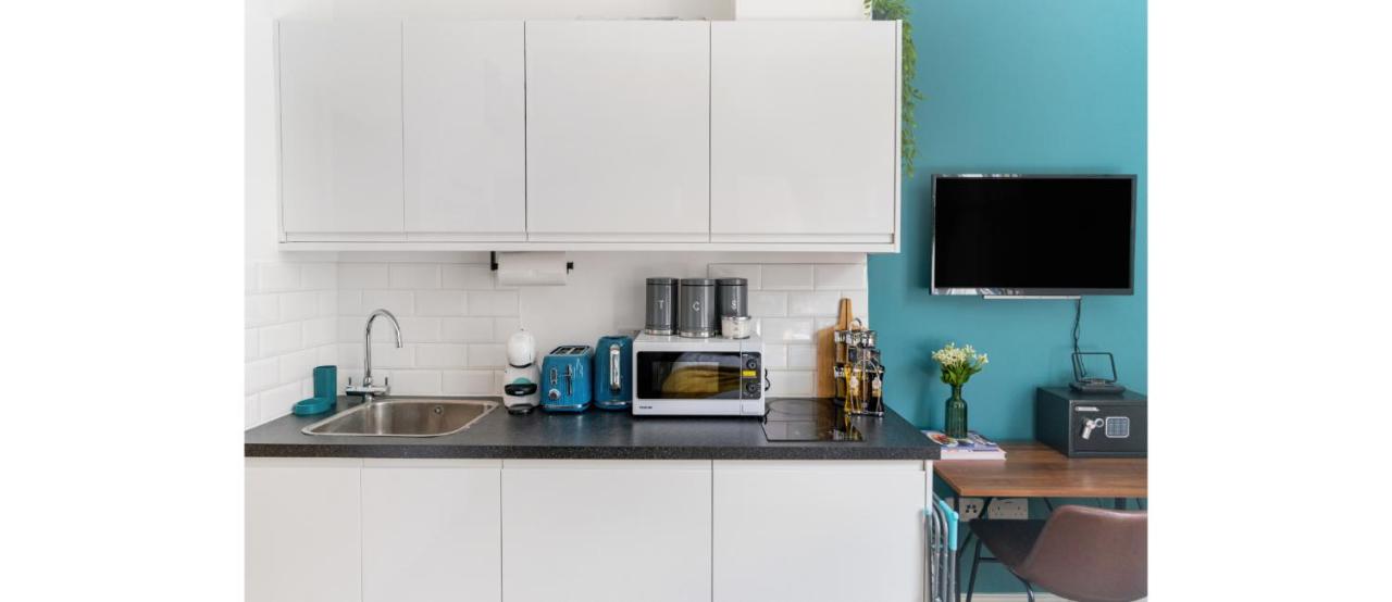 NEW: Bright & Stylish Perfect Studio for 2 - 4