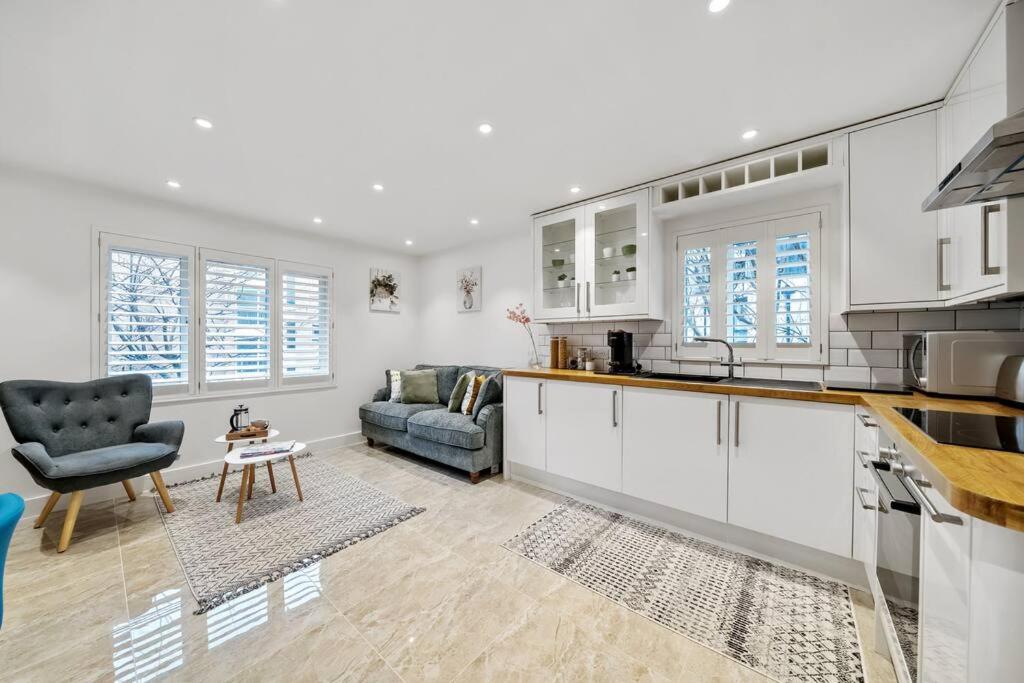 Stylish Contemporary 1 Bed Flat Near London Bridge - 4