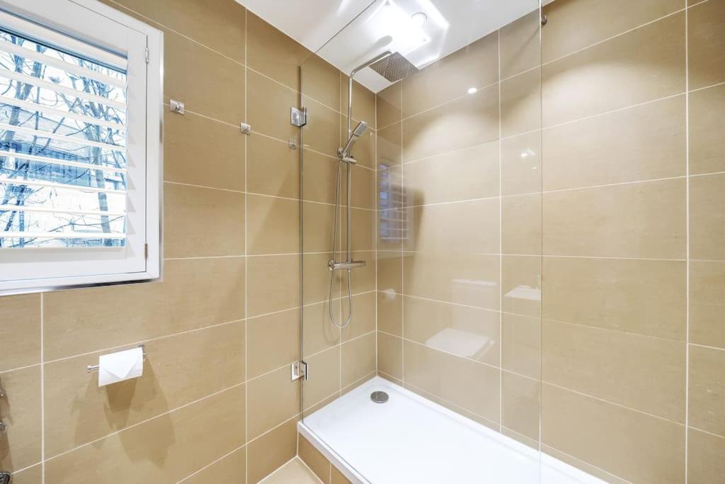 Stylish Contemporary 1 Bed Flat Near London Bridge - 3