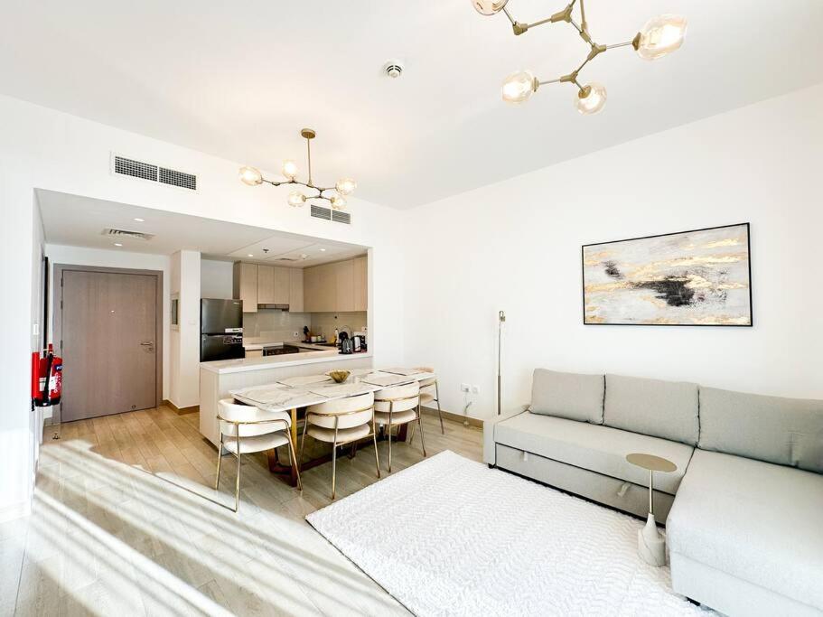 Vibrant 2BR Lake View withPool&Gym Access 430B1 - 4