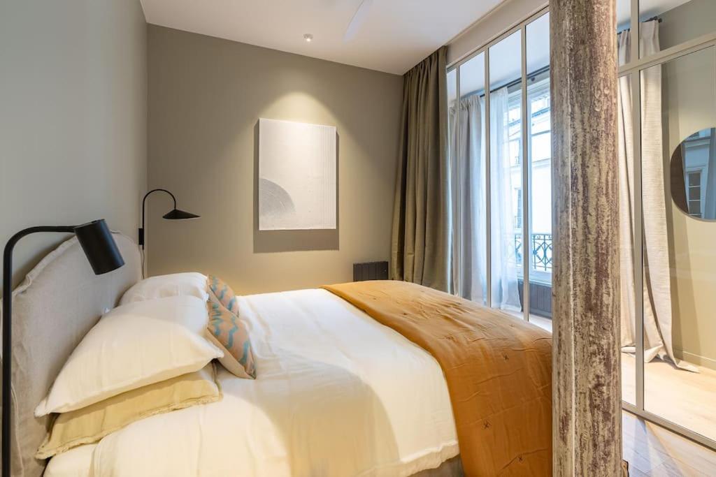 Marais - Magnificent 3BR/BTH decorated with taste - 2