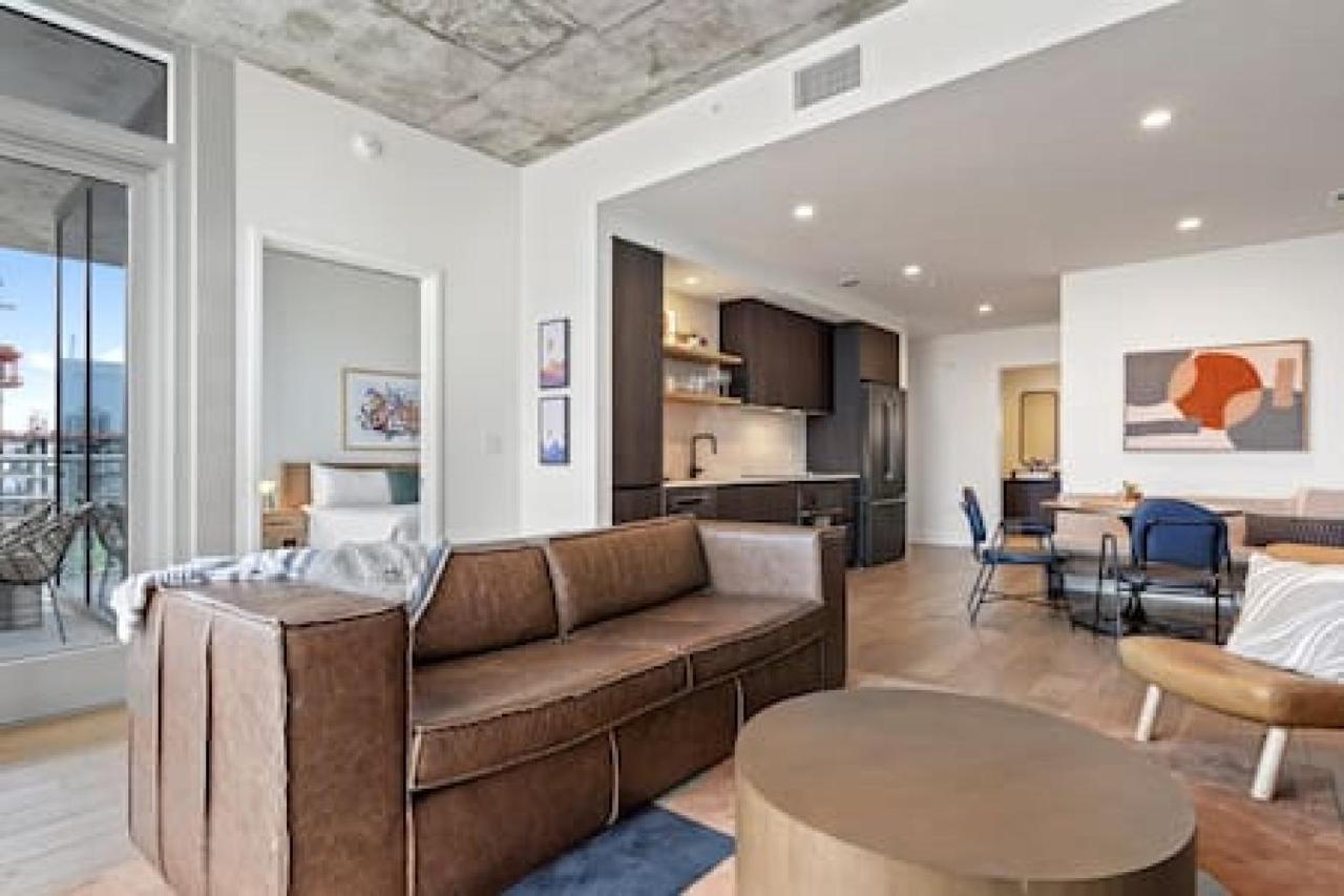 2BR Lux Highrise + Austin + Vibrant Rainey St - 5