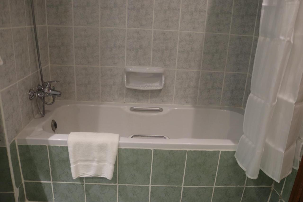 Delmon Hotel photo