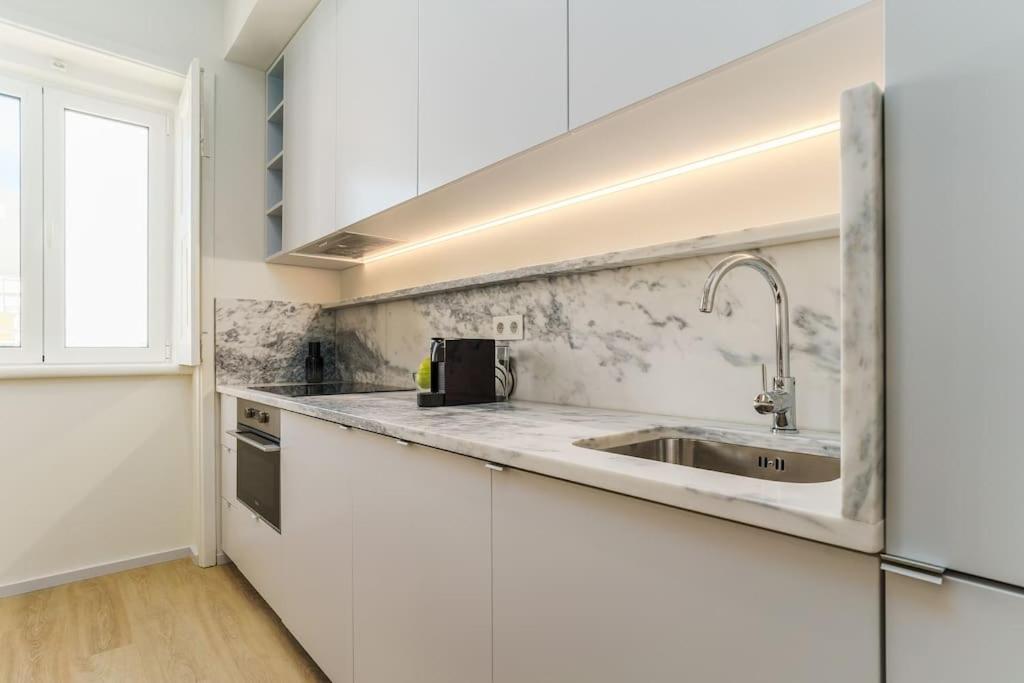 Modern & Cozy Faro Mercado Apt 11 by Lisbeyond - 2