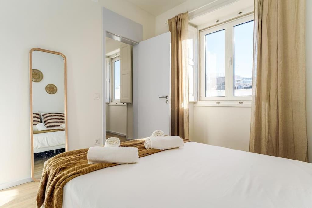 Modern & Bright - Faro Mercado Apt 22 by Lisbeyond - 2