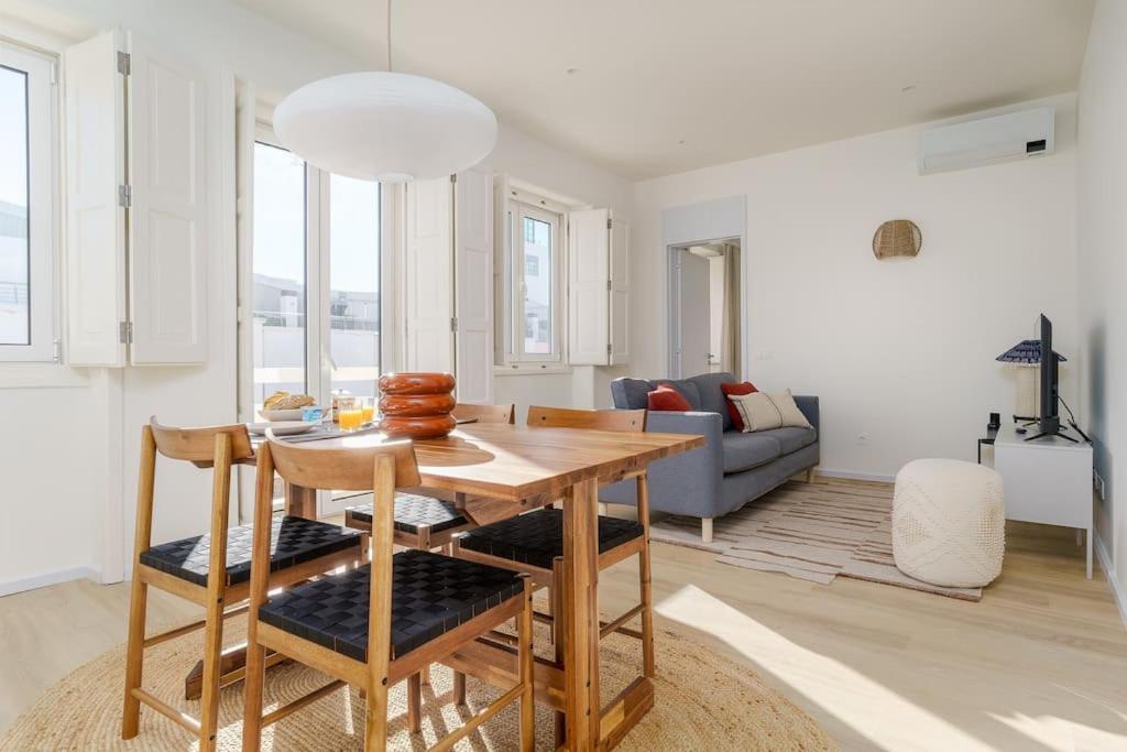 Modern & Bright - Faro Mercado Apt 22 by Lisbeyond - 4