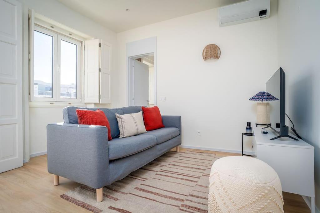 Modern & Bright - Faro Mercado Apt 22 by Lisbeyond - 5