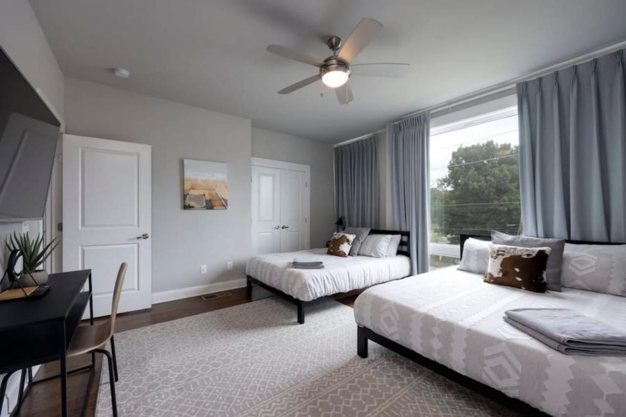 WeHo Nashville Home, Geodis Park, Mini-Golf, Arcade, 10min to Downtown! Sleeps 10! - 2