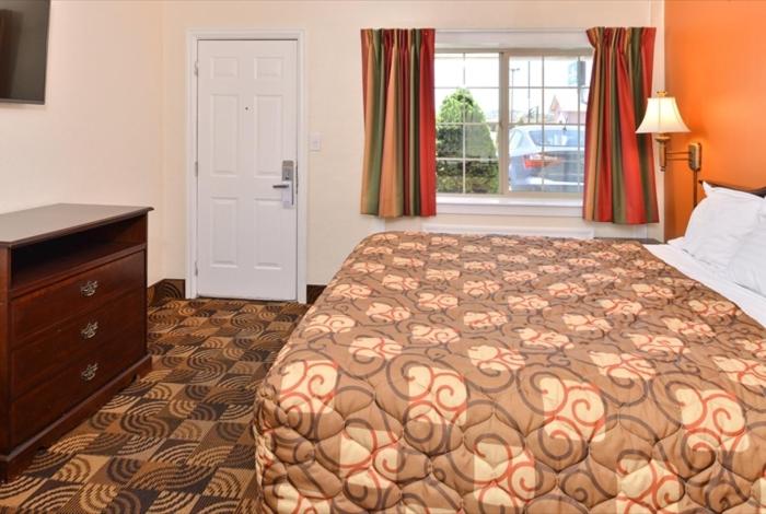 America's Best Inn & Suites — photo 14