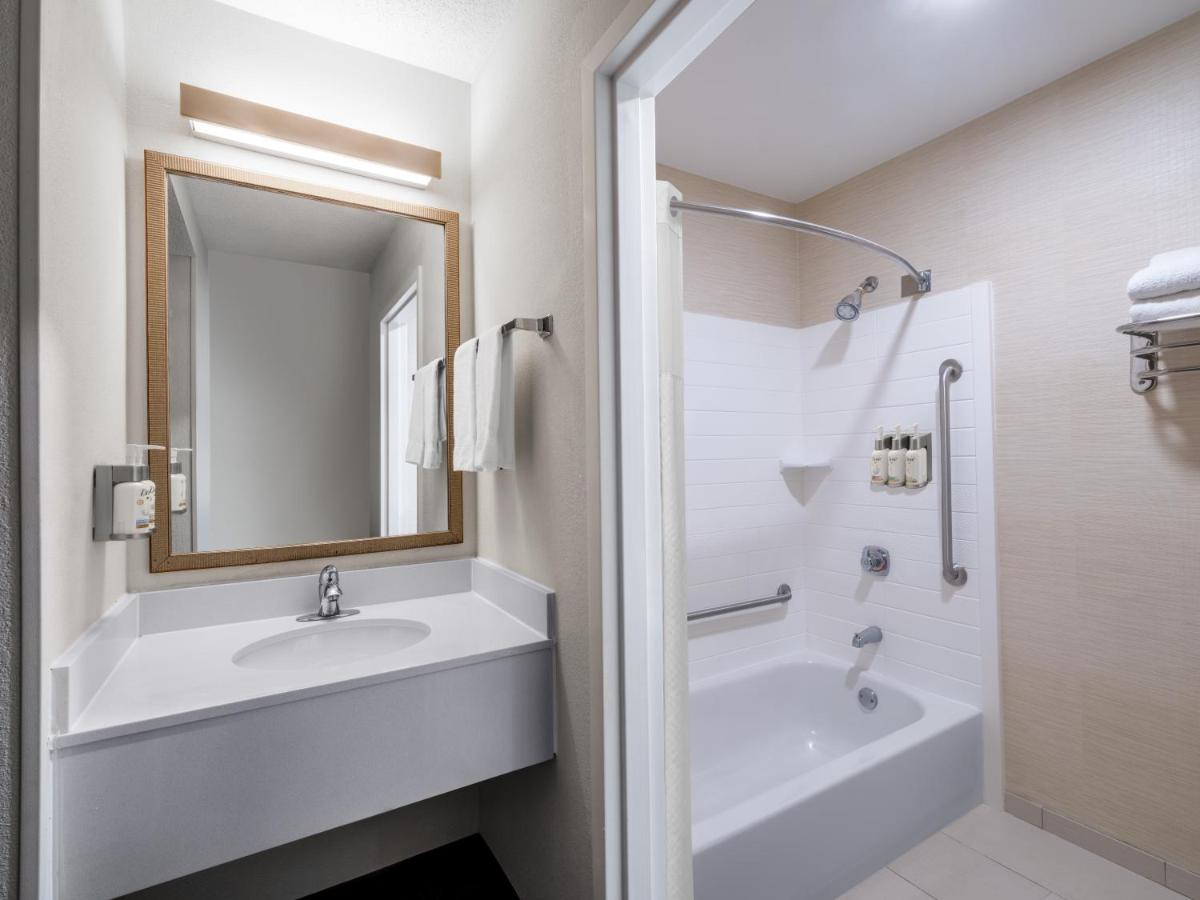 Macon West Hotel — photo 8